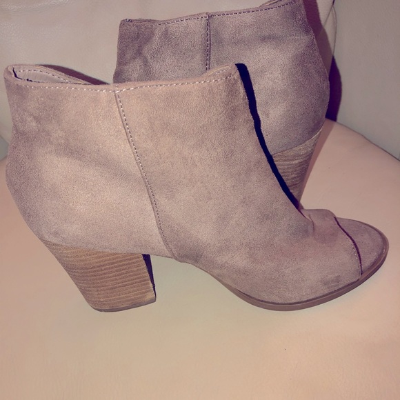 Carlos Santana Shoes - Carlos Santana peep toe short bootie sz 9.5